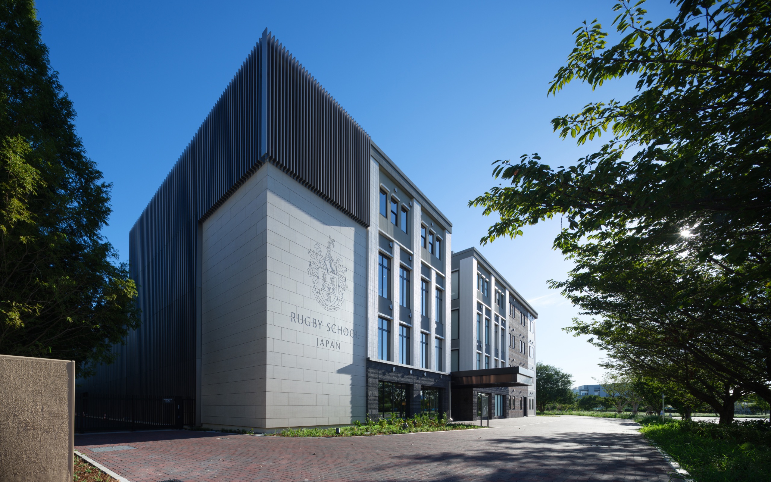clarence-education-asia-rugby-school-japan-main-building-outside